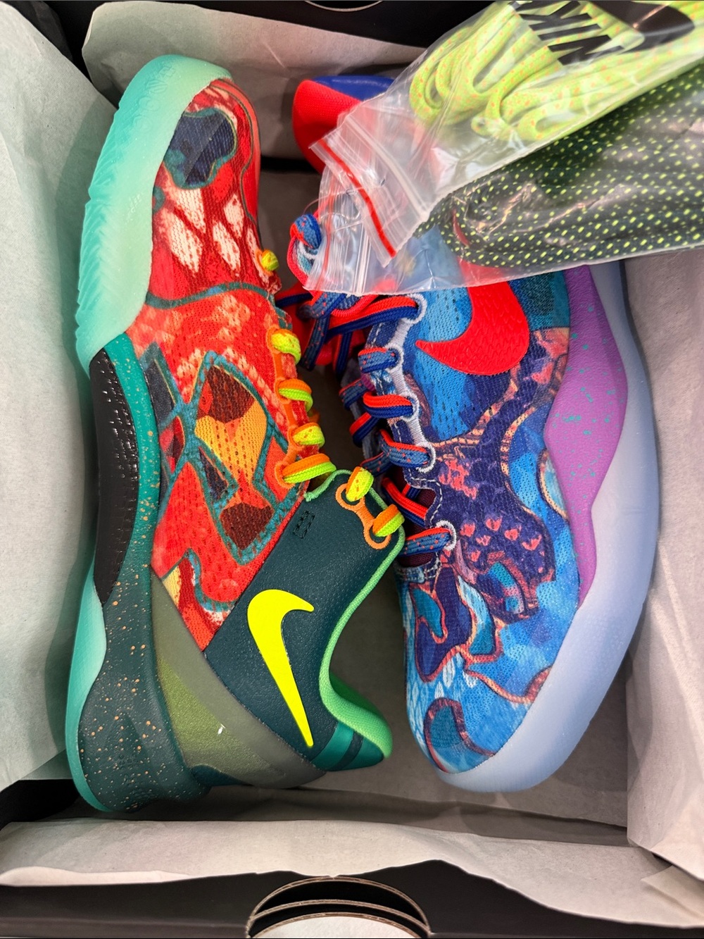 BNIB Nike Kobe VII Electro Orange and volt size 3y